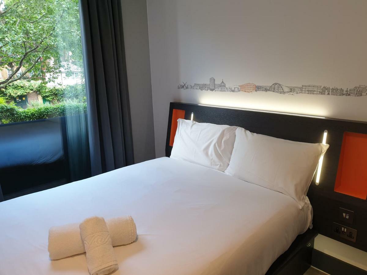 Easyhotel London City Shoreditch Екстериор снимка