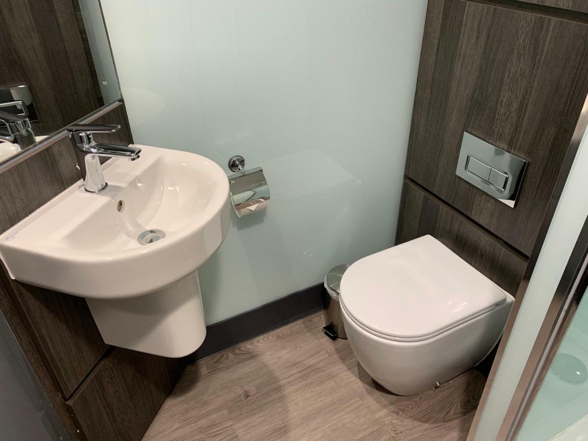 Easyhotel London City Shoreditch Екстериор снимка